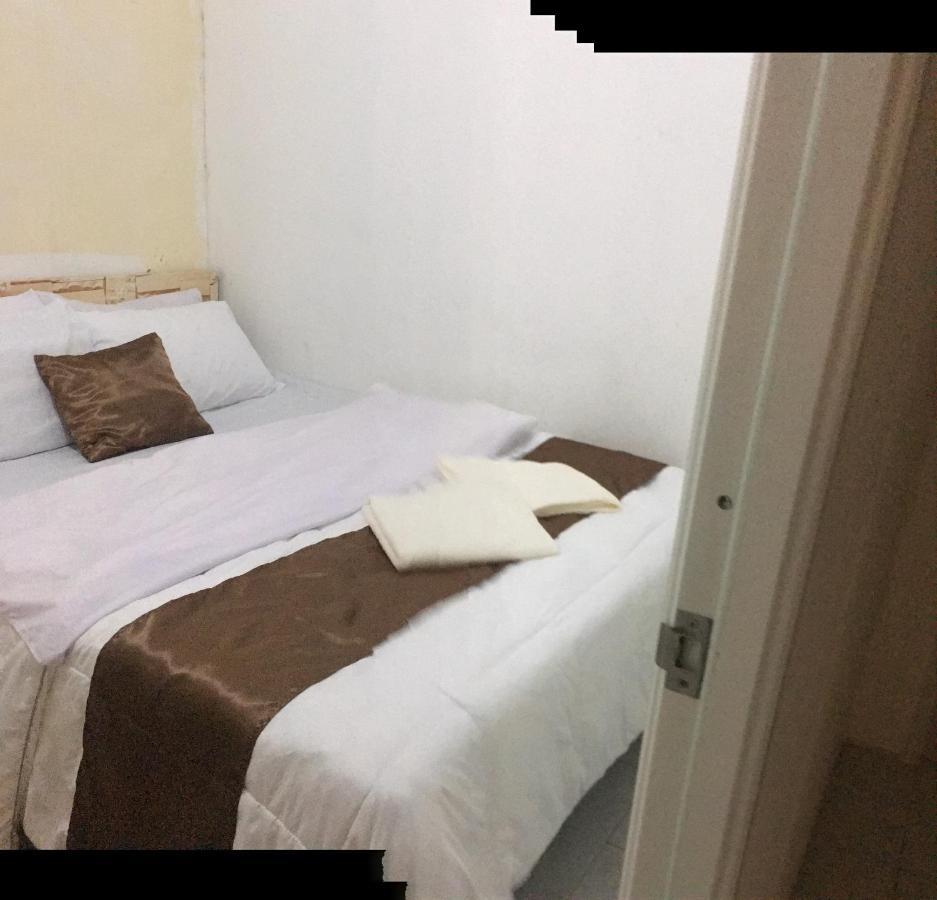 Hostel 24 *