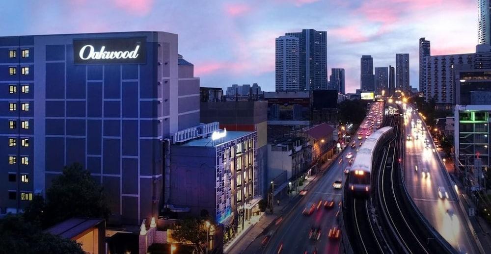 Oakwood & Hotel