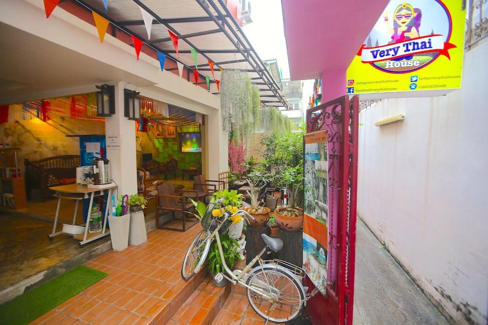 Hotel At Smile Oasis 2*