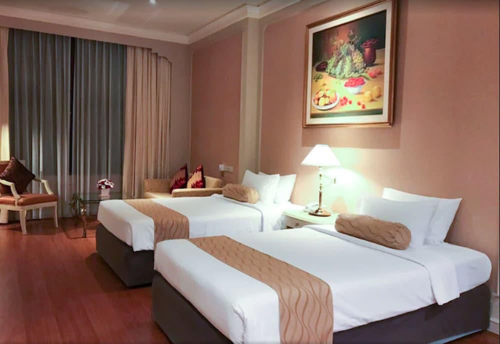 The Emerald Hotel 5*