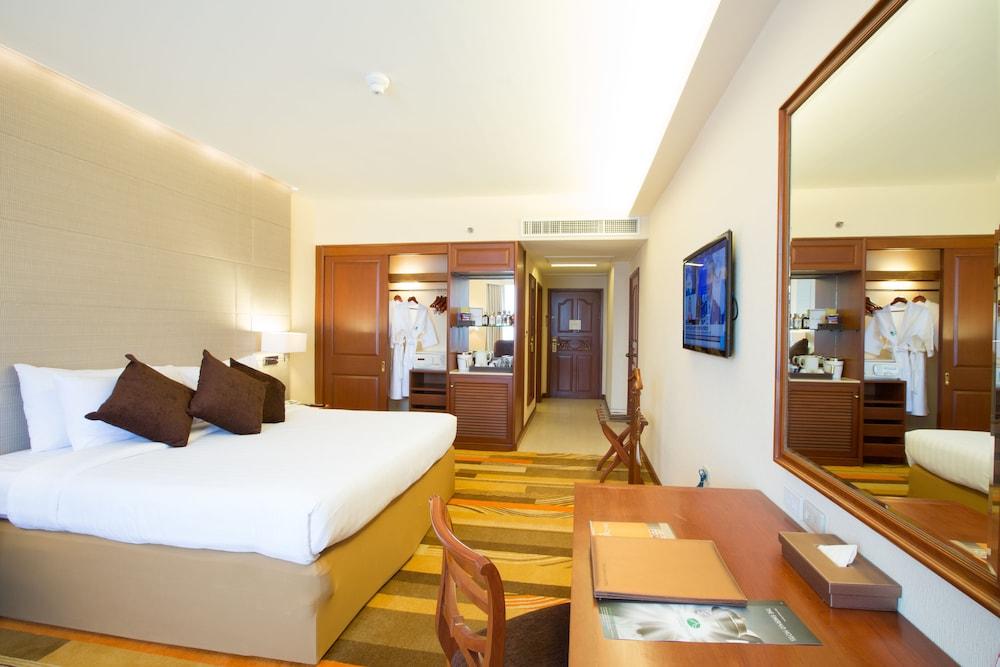 Hotel The Emerald