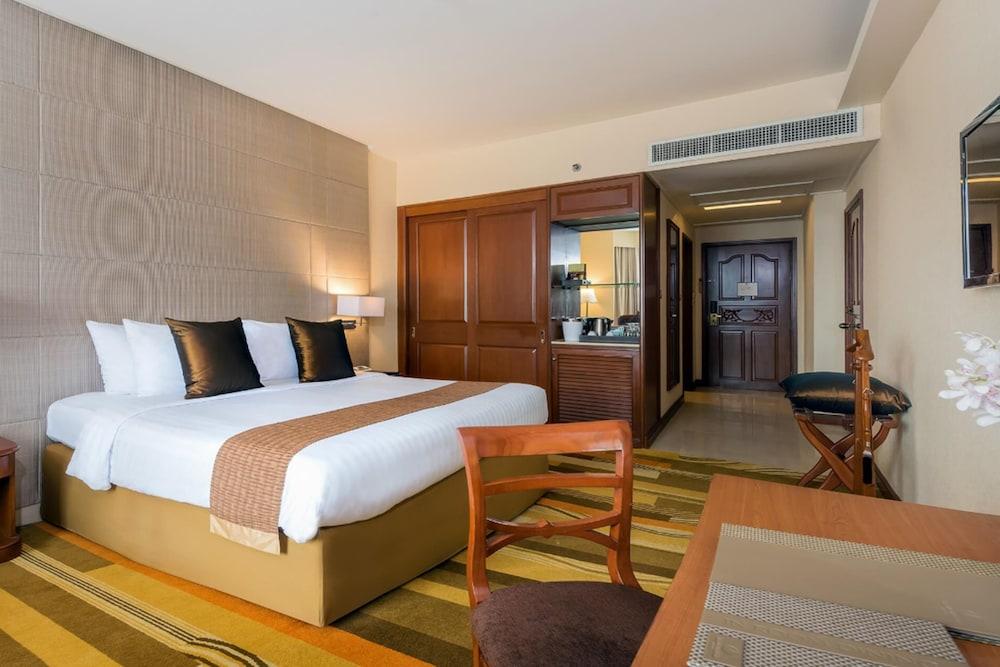 Hotel The Emerald