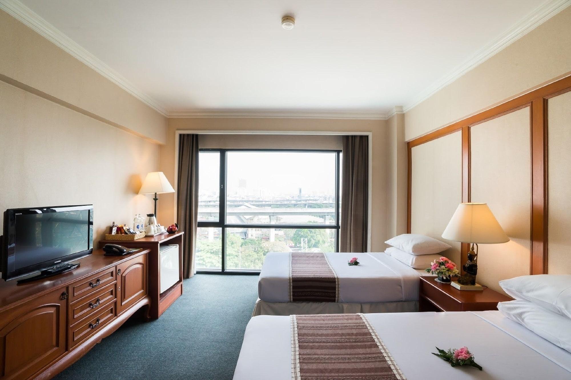 Palace Khách sạn 5*