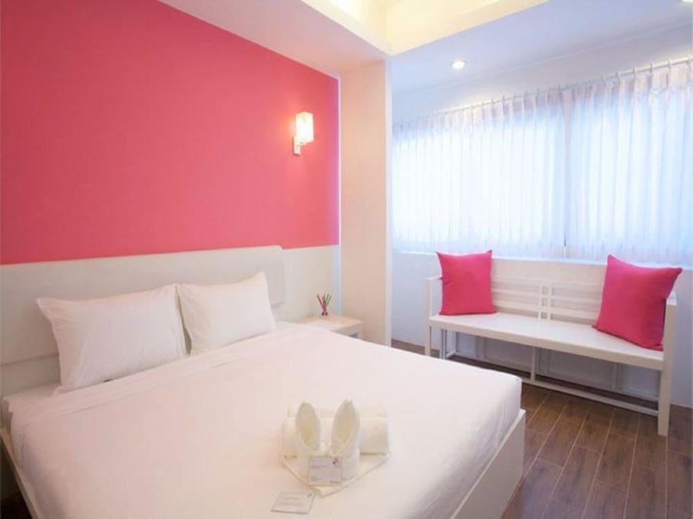 Hotel Budacco 3*
