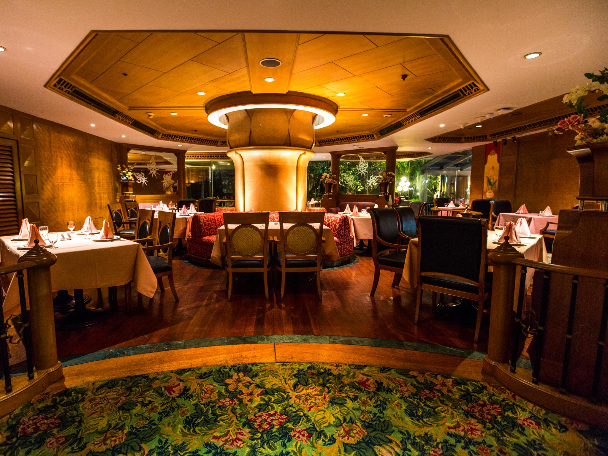 Khách sạn Montien Riverside Bangkok