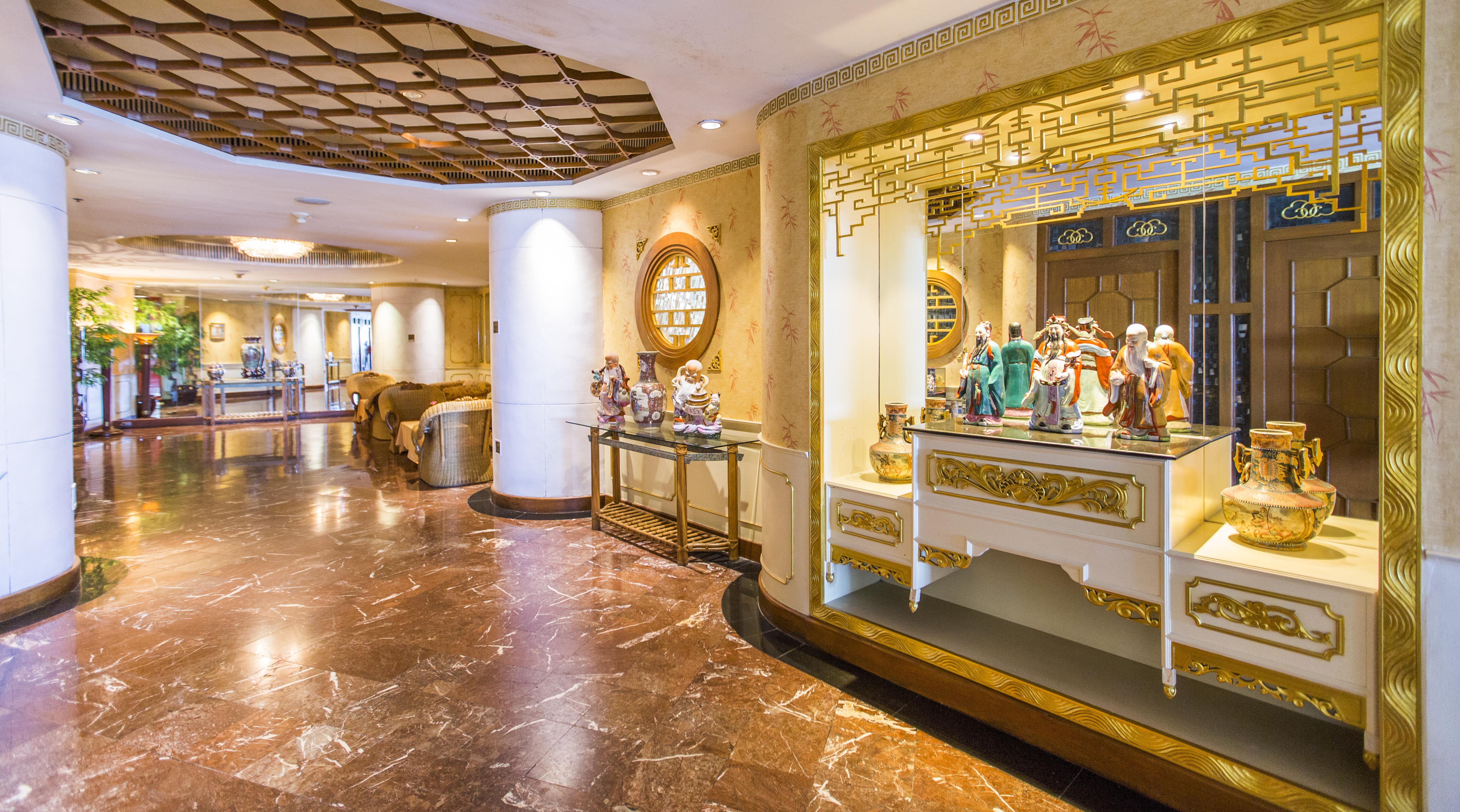 Khách sạn Montien Riverside 5*