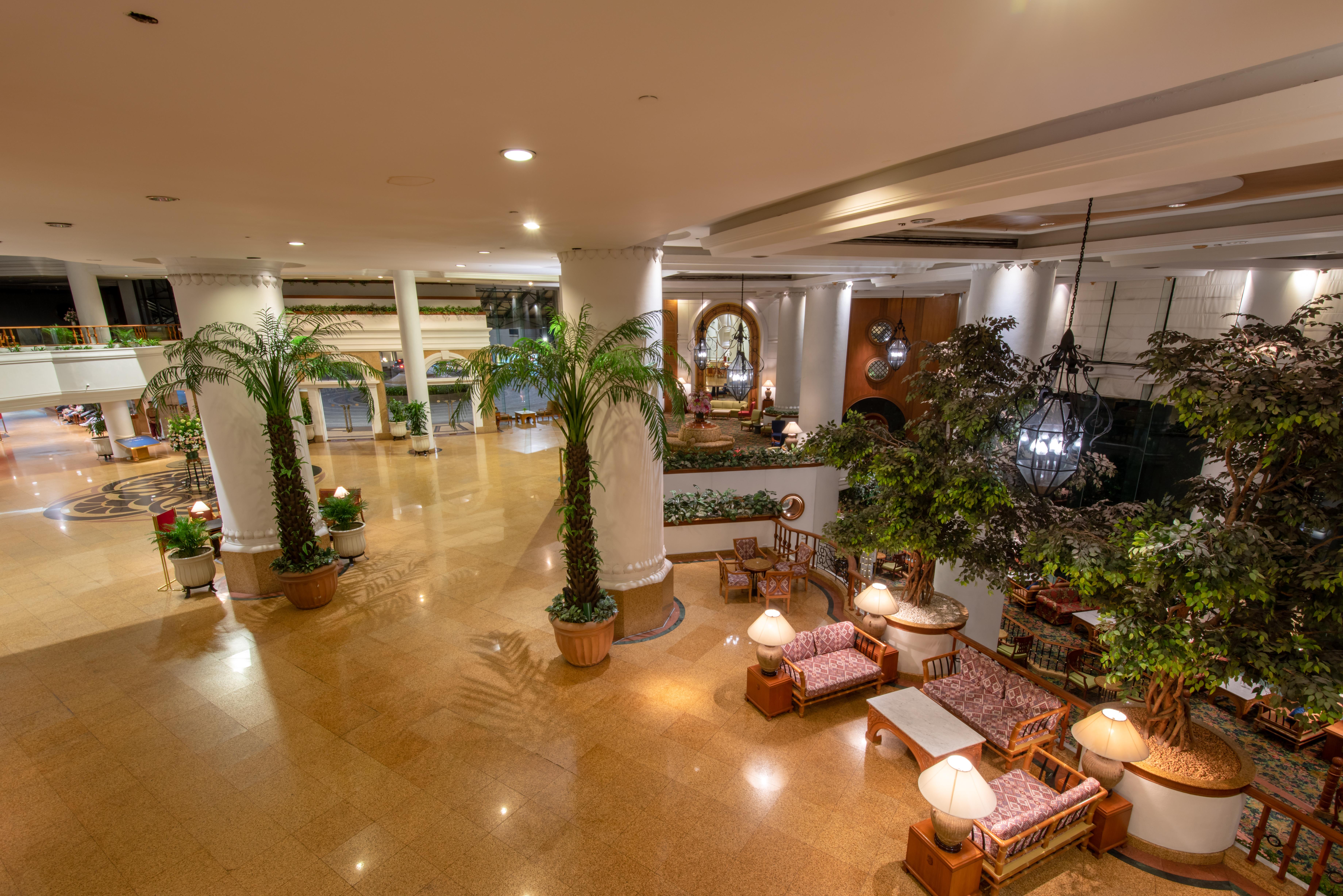 Khách sạn Montien Riverside 5*