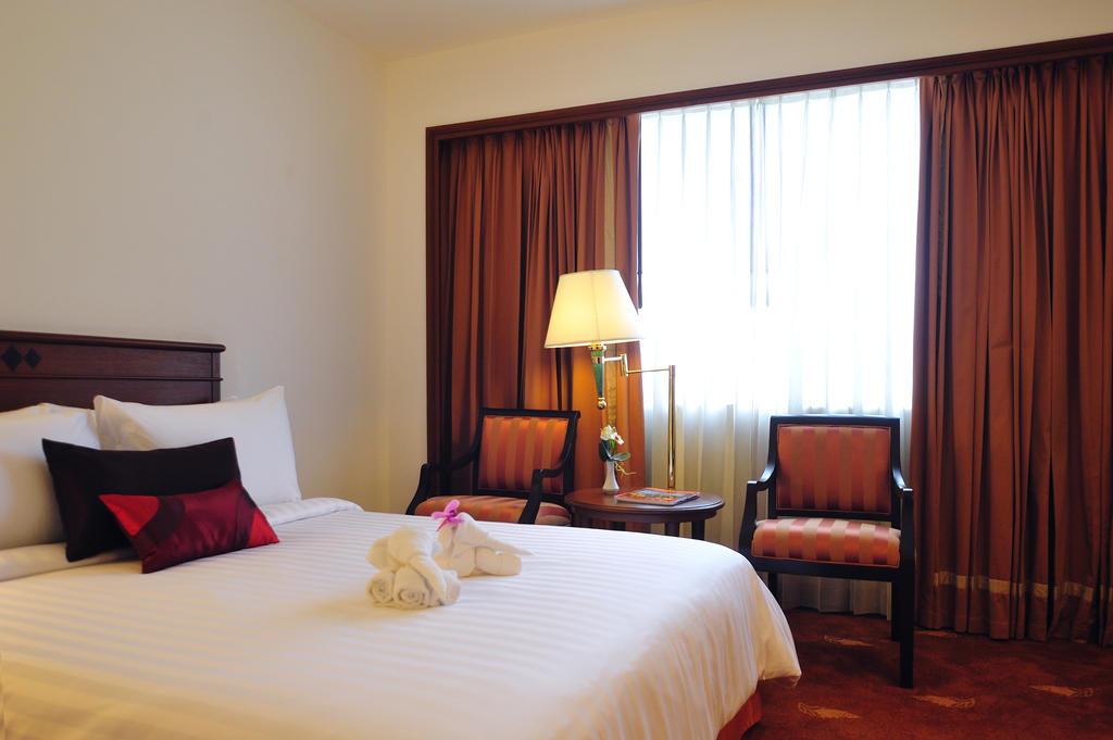 Ramada By Wyndham D Ma Hotel
