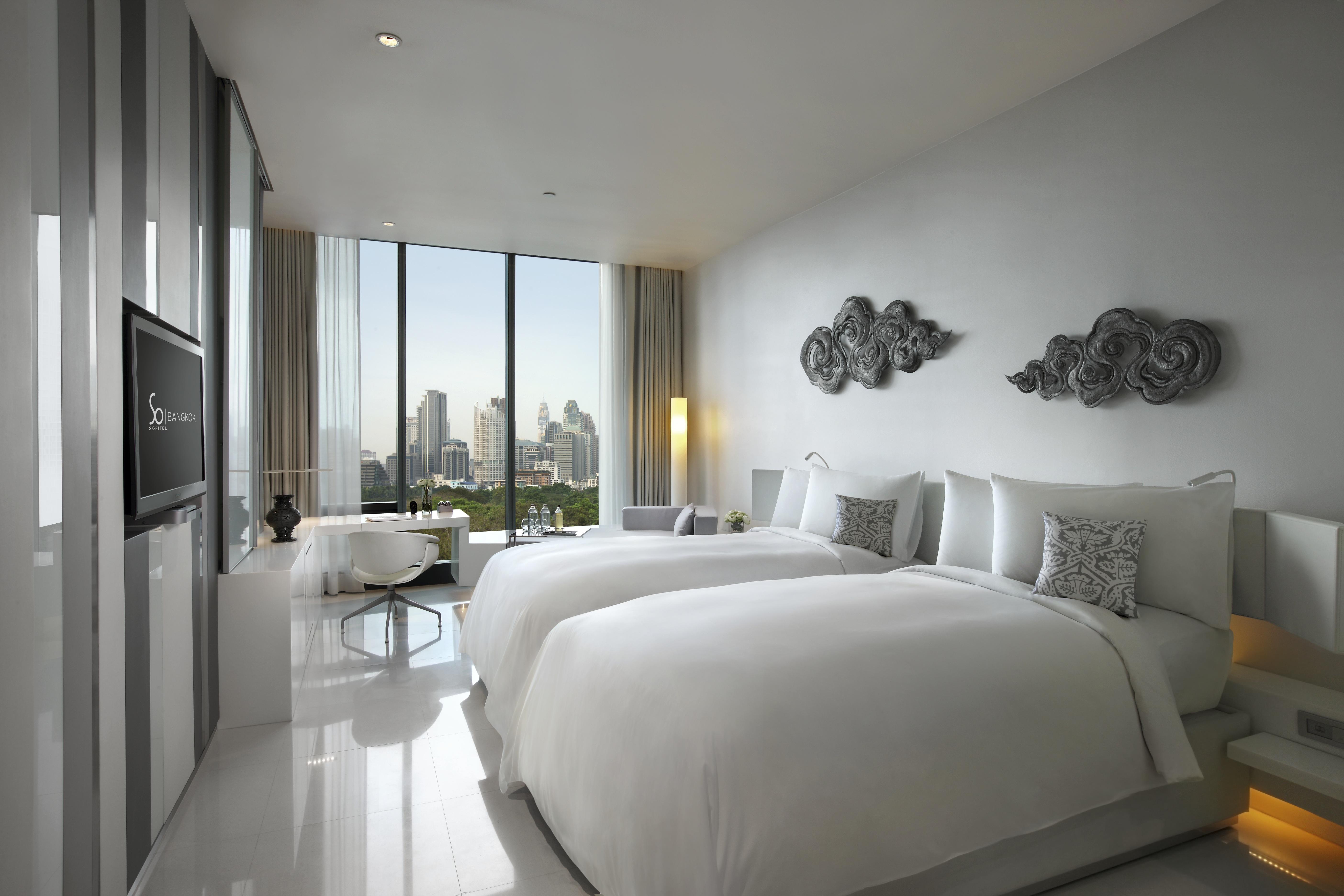 Hotel So/