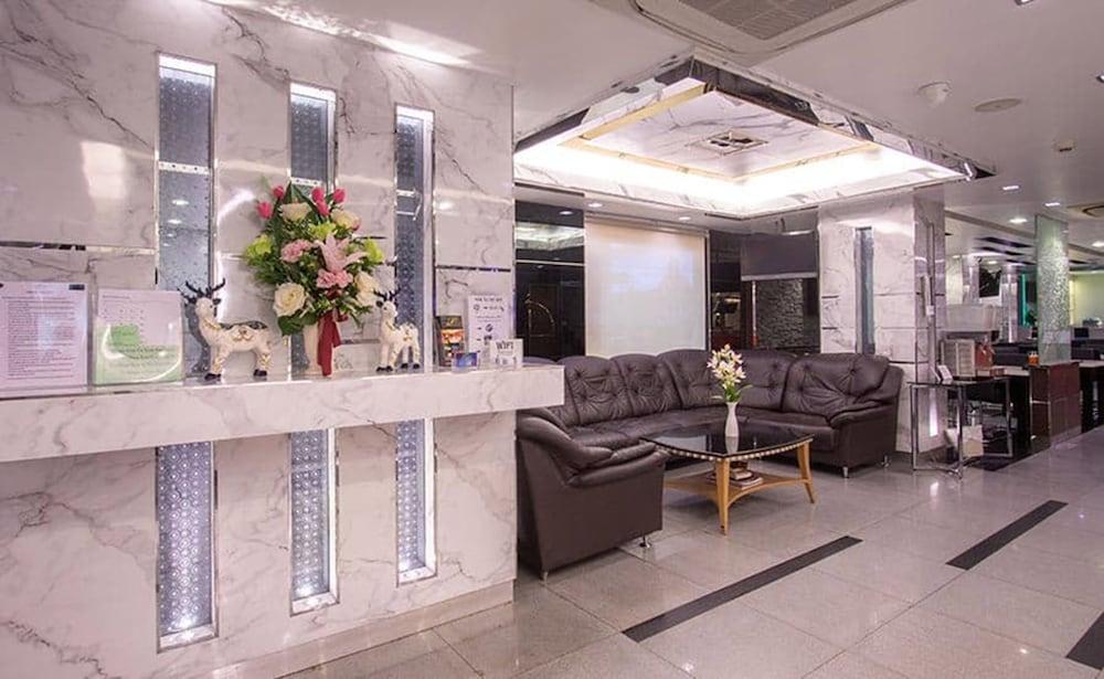 Khách sạn Gusto Pratunam 4*
