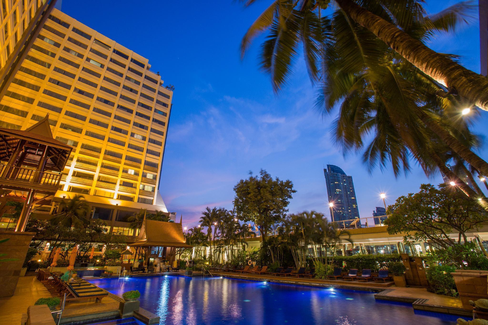Ramada Plaza By Wyndham Menam Riverside 5* Banguecoque