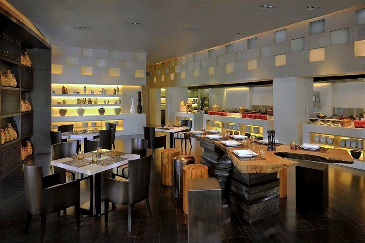 Hotel Marriott Sukhumvit - Sha Extra 5*