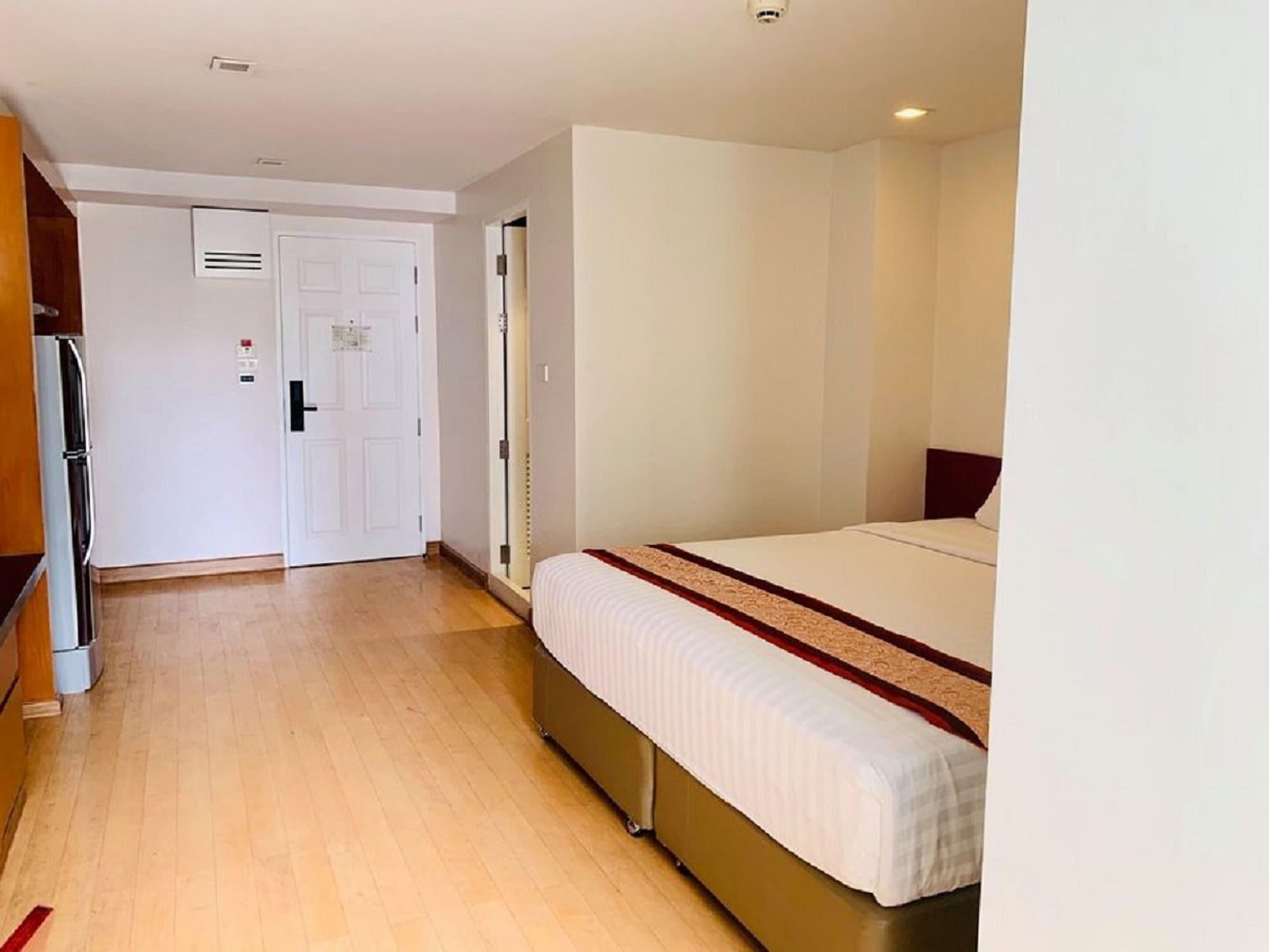 I Sathorn 3*