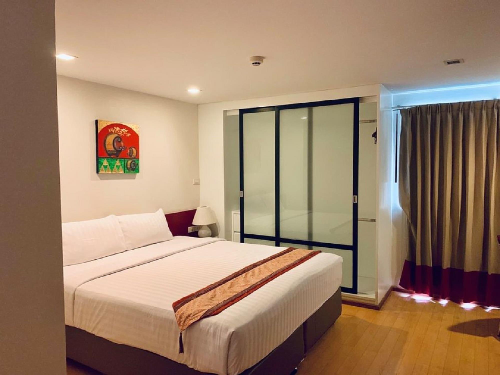 I Sathorn 3*