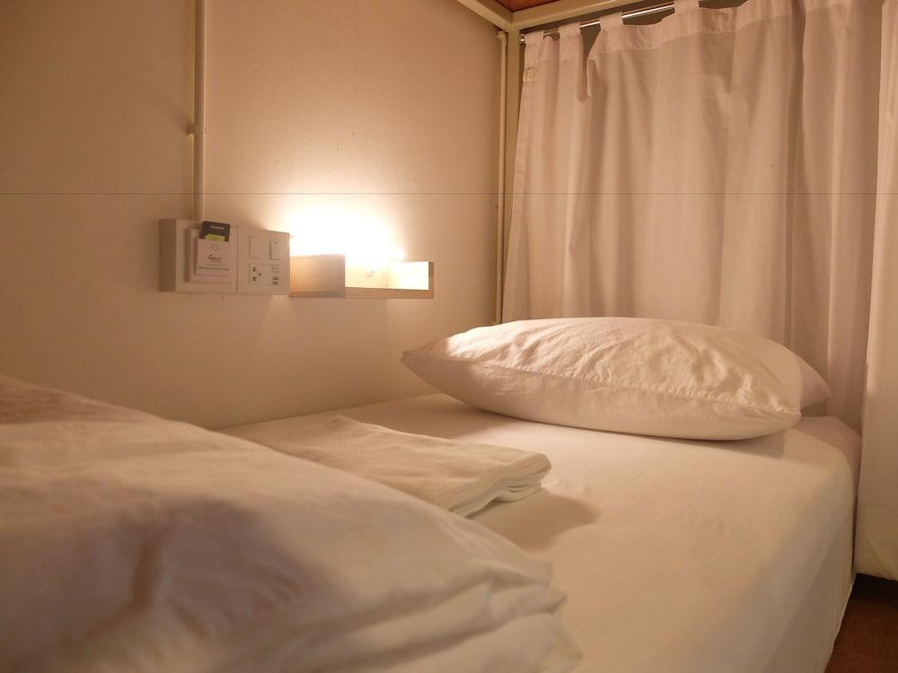 Hostel Monomer