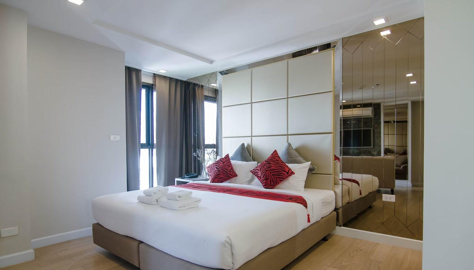 Hope Land Sukhumvit 8 4*