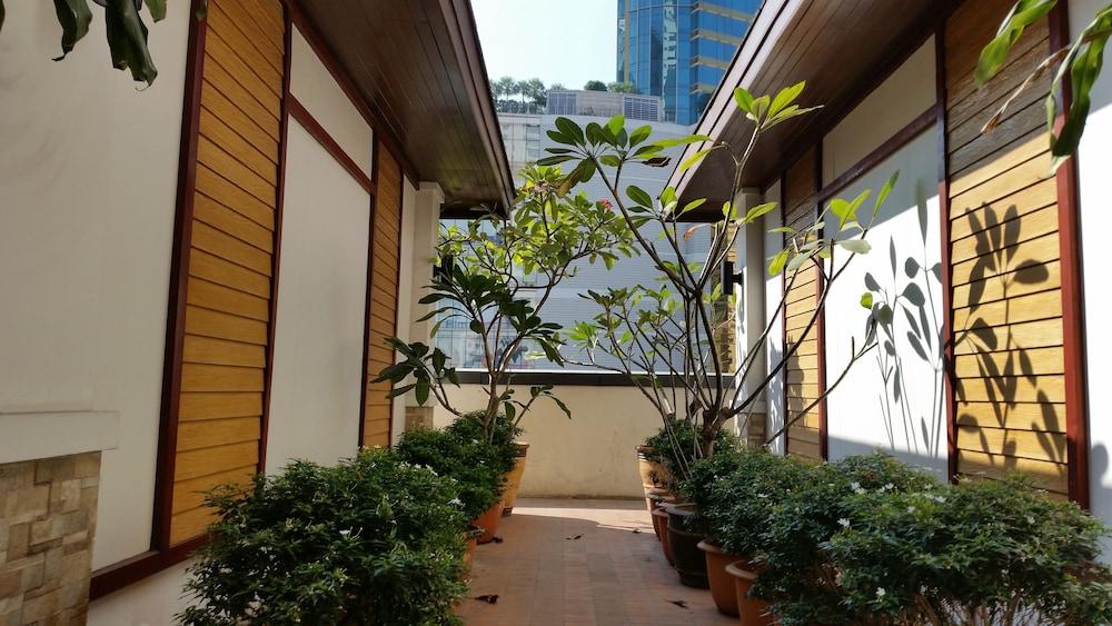 Khách sạn W 21