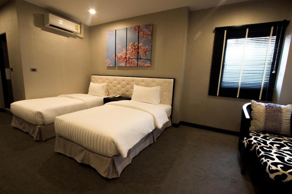 Sakura Sky Hotel