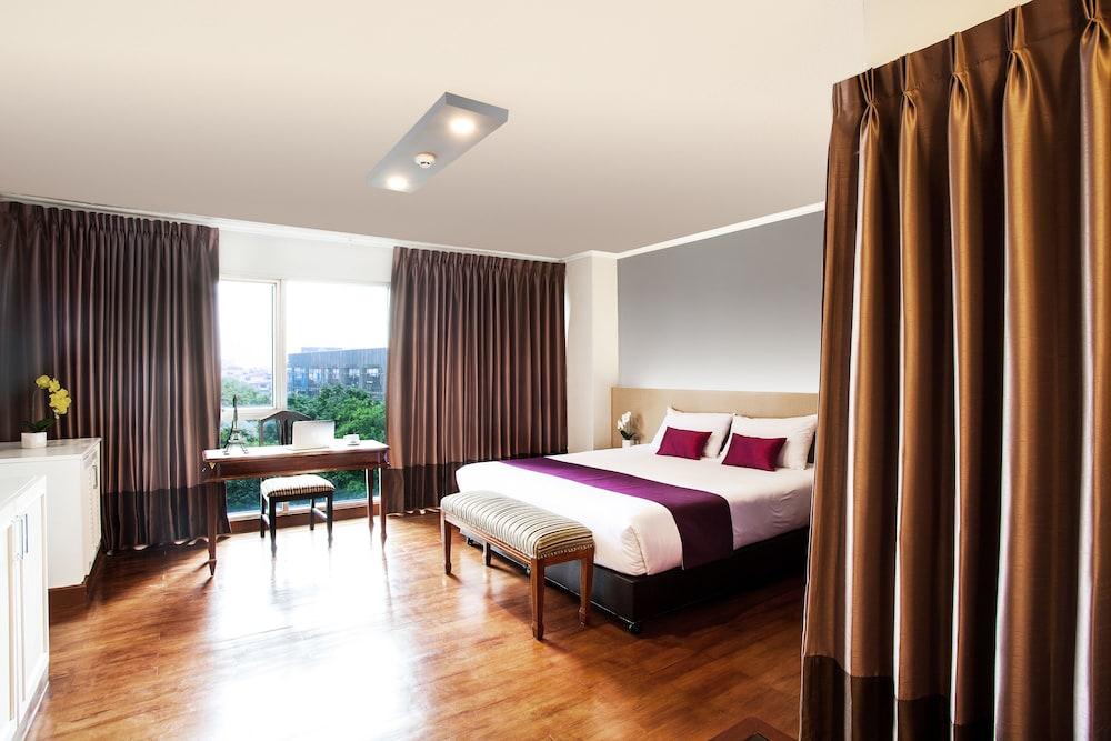 The Step Sathon Hotel