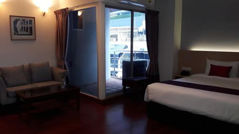 The Step Sathon Hotel 3*