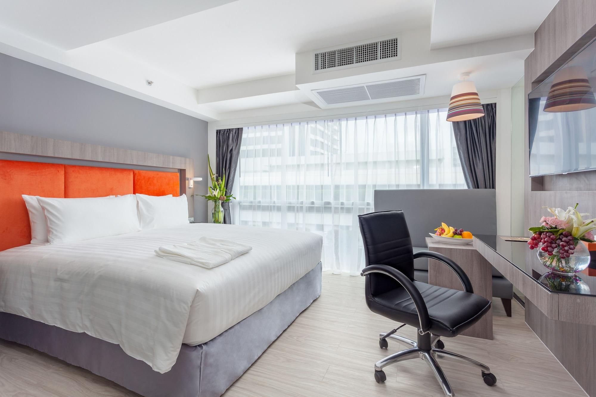 Grand 5 & Plaza Sukhumvit Hotel 4*