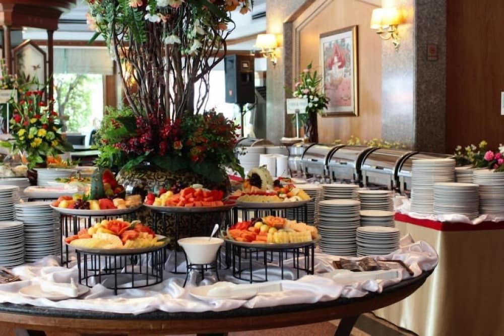 S.d. Avenue Hotel 4*