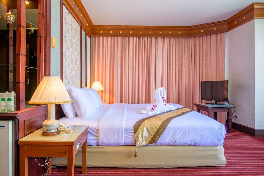 Alexander Hotel 5*
