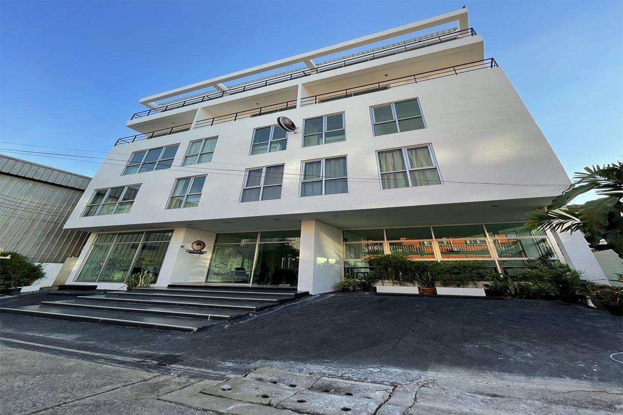 Roomquest Sukhumvit 50