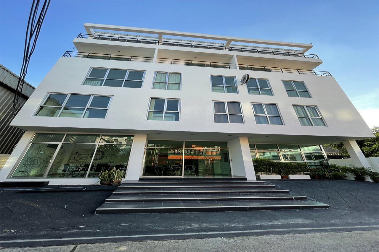 Roomquest Sukhumvit 50 Hotel Bangkok