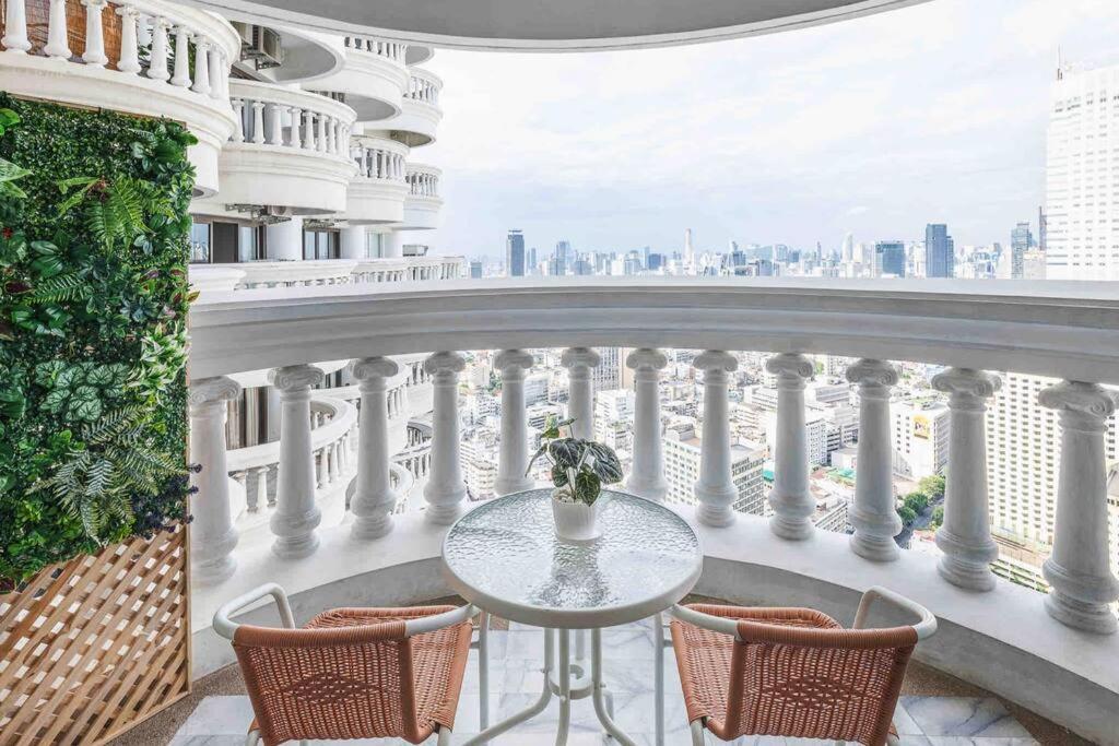 Apartment Skyline View, Great Location, Spacious Apartment,