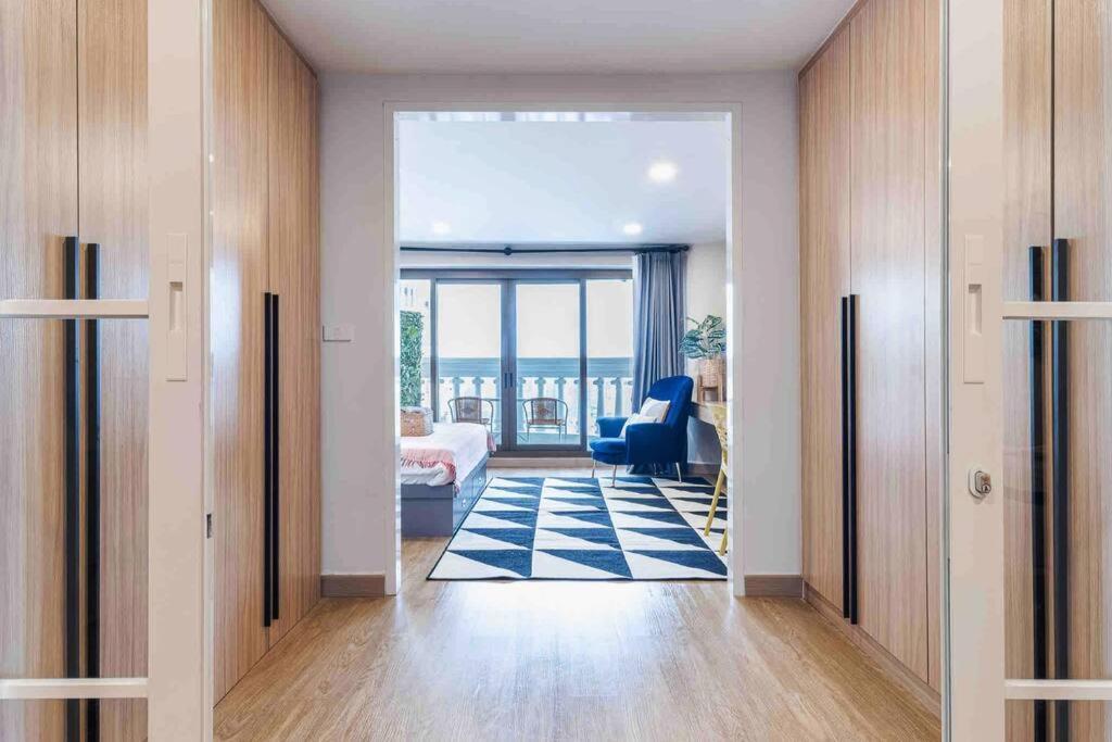 Skyline View, Great Location, Spacious Apartment, Apartment Bangkok