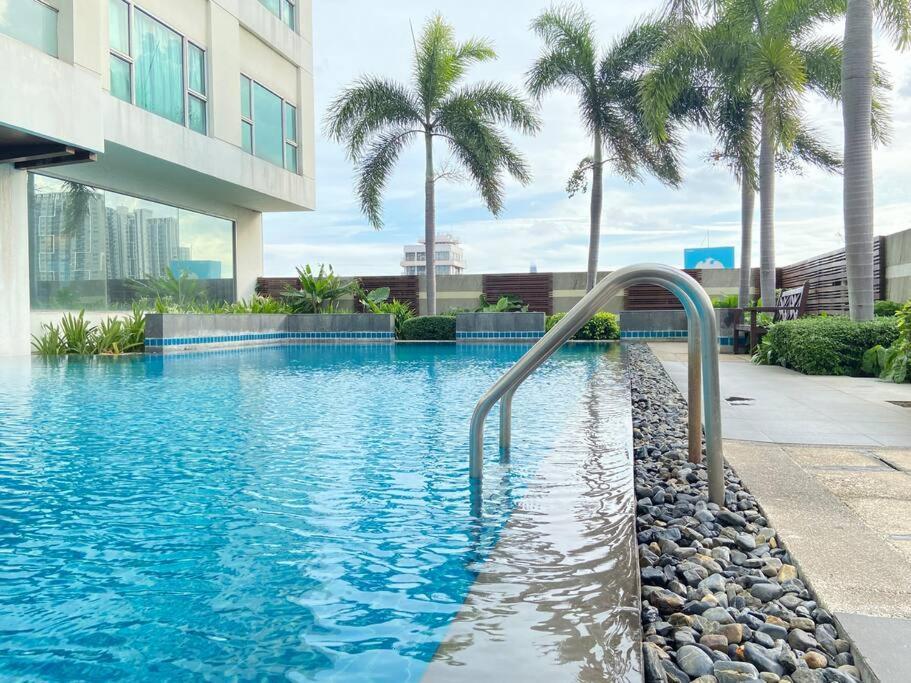 Baan Nonzee Kingsize Bed Big In Sathorn Apartemen Bangkok