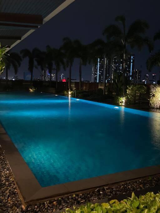 Baan Nonzee Kingsize Bed Big In Sathorn Apartemen