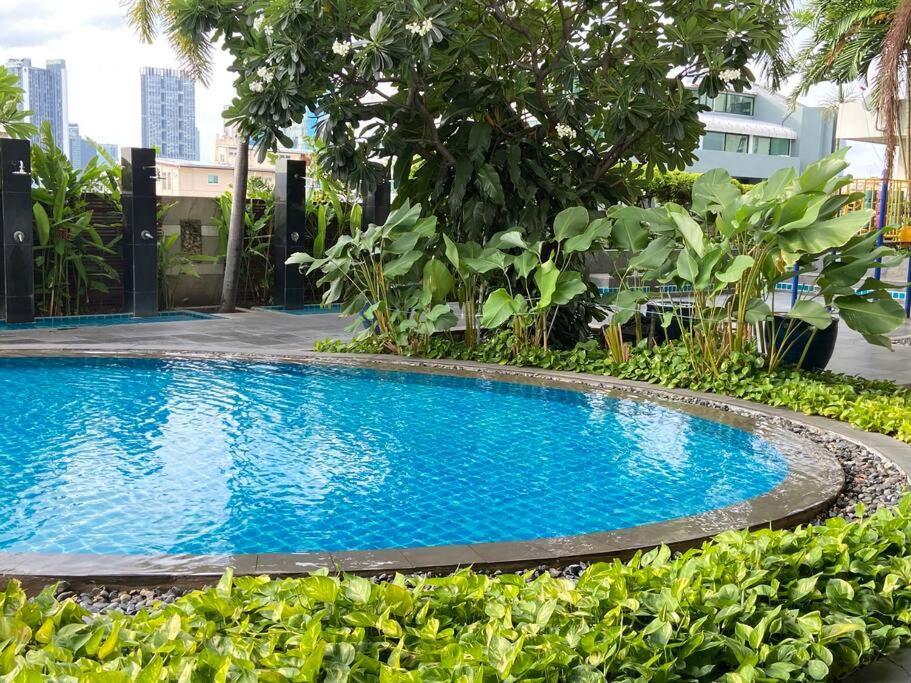 Baan Nonzee Kingsize Bed Big In Sathorn Apartemen *