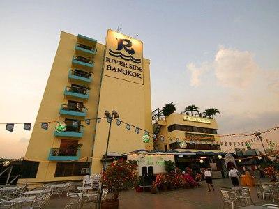 Riverside Hotel