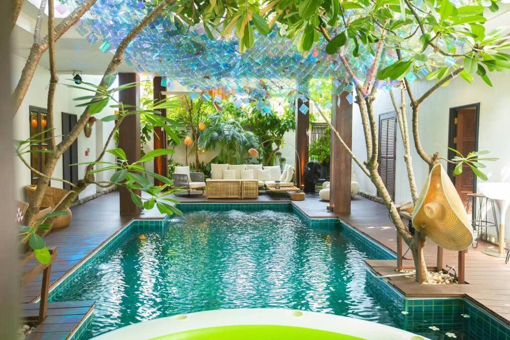 Unparalleled Pool *