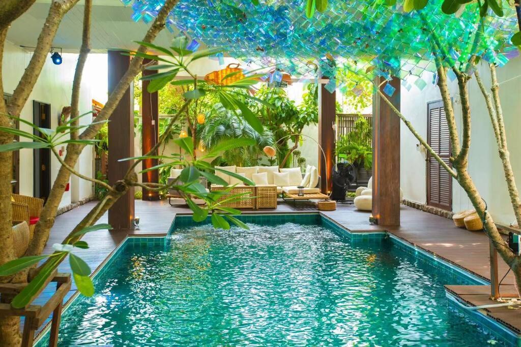 Unparalleled Pool * Banguecoque
