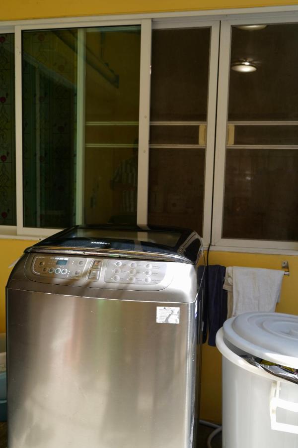 Sura Near Mrt Phra Ram 9 Asrama