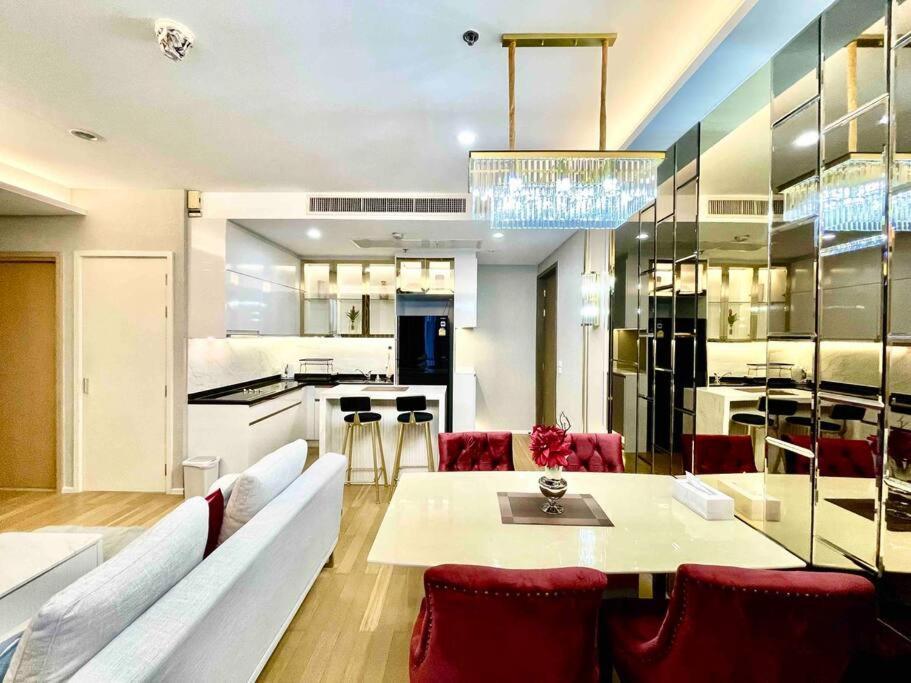 2bedroom-bestlocationbangkok-emquartier-metro-phromphong Apartment *