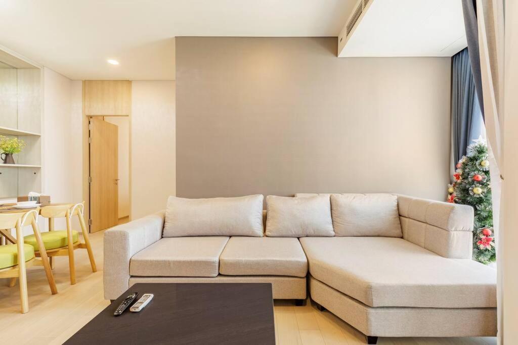 2 Bedrooms, 300 Metres Bts Ekkamai,sukhumvit Appartement
