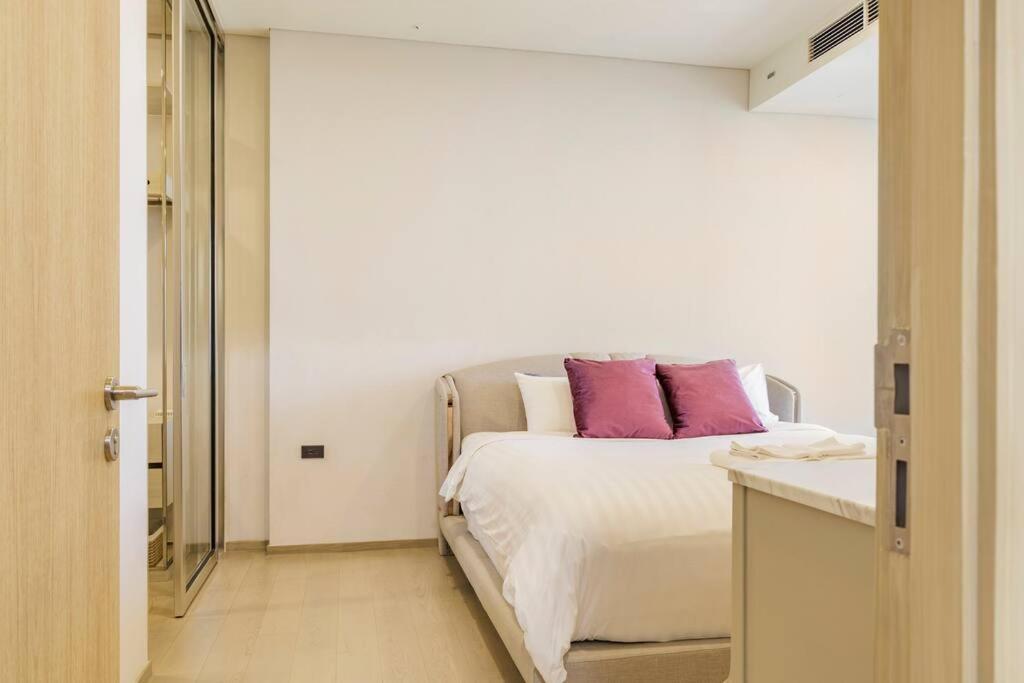 2 Bedrooms, 300 Metres Bts Ekkamai,sukhumvit Appartement *