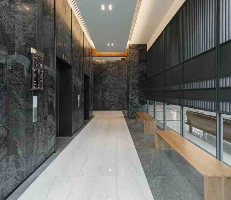 2 Bedrooms, 300 Metres Bts Ekkamai,sukhumvit Appartement