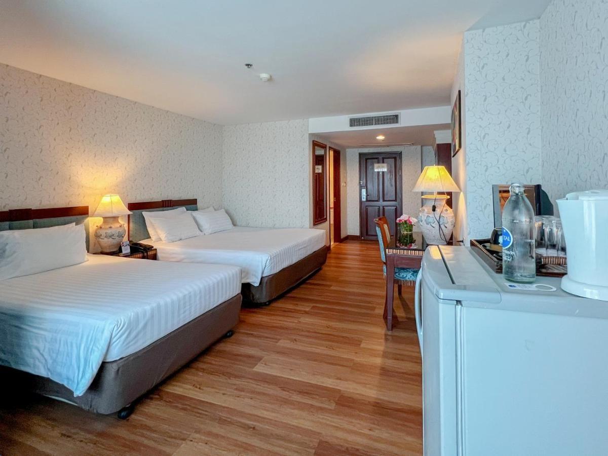 Palace 4*