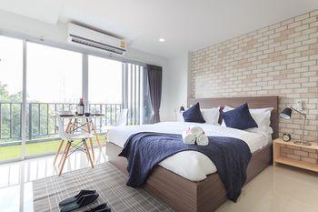 Q Space Hotel 3*