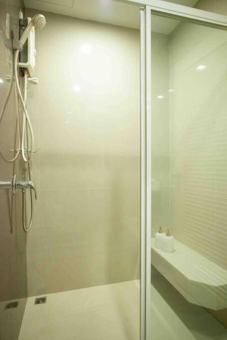 Apartment Comfy Close To Bkk Airport, Workspace, Food Marts, Quiet Place To Bangkok