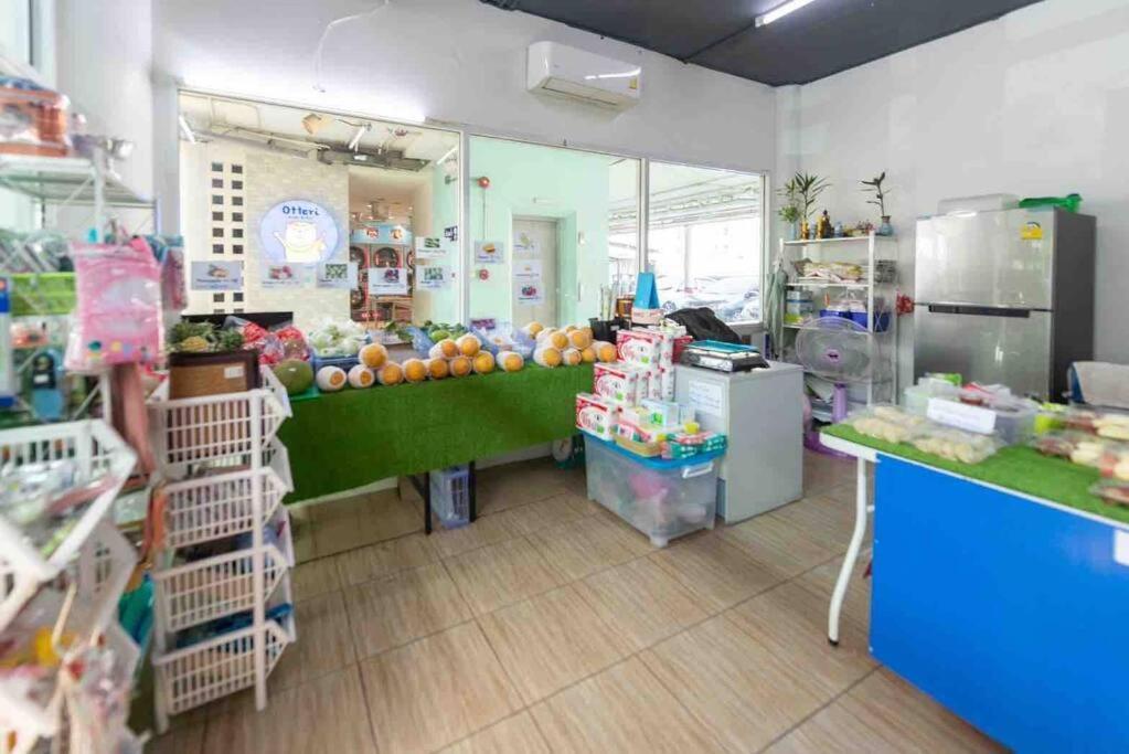 Comfy Close To Bkk Airport, Workspace, Food Marts, Quiet Place To Apartment *