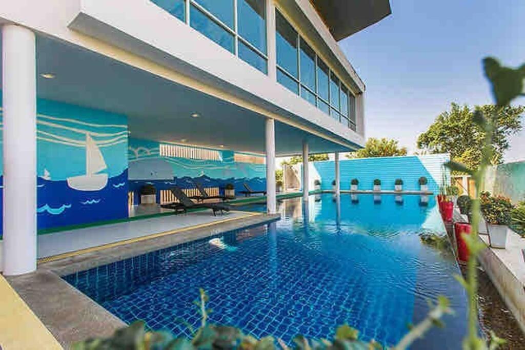 Comfy Close To Bkk Airport, Workspace, Food Marts, Quiet Place To Apartment