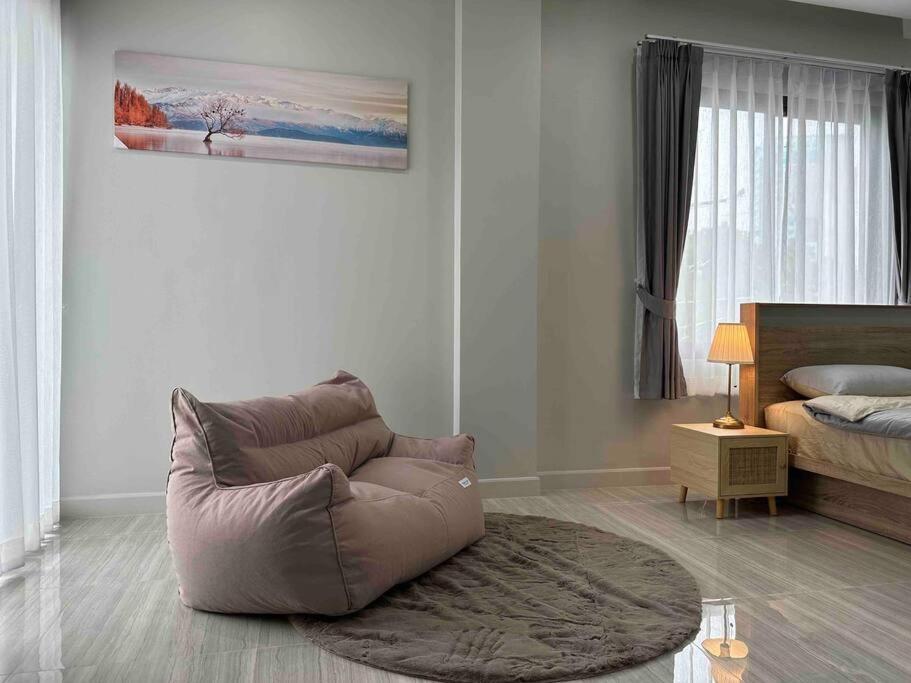 Cheri's Homestay: Townhouse Near Thong Lo Bts