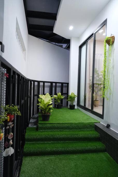 Villa Cheri's Homestay: Townhouse Near Thong Lo Bts *