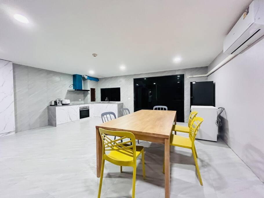 Apartment 市中心ruam精品别墅 *